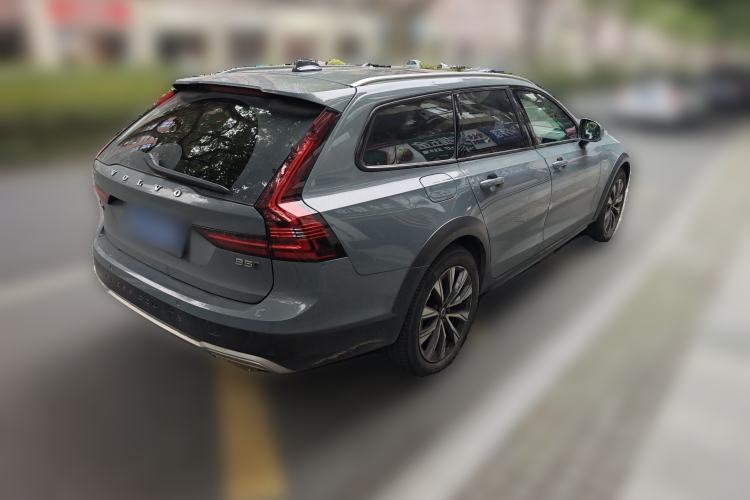 Used Volvo V90 2023 Cross Country B5 AWD Smart Range Edition
