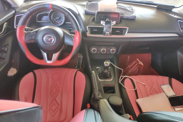 Used Mazda 3 Axela 2014 Hatchback 1.5L Manual Comfort Model