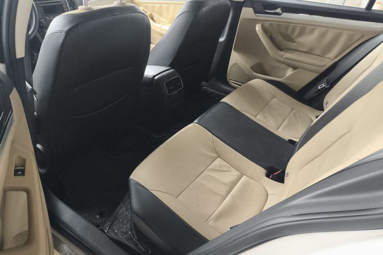 Used Volkswagen Sagitar 2015 1.6L Automatic Comfort Model Interior 6