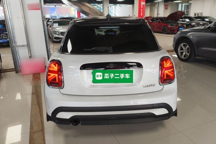 Used MINI 2023 Updated 1.5T COOPER Artist Five-Door Edition Rear