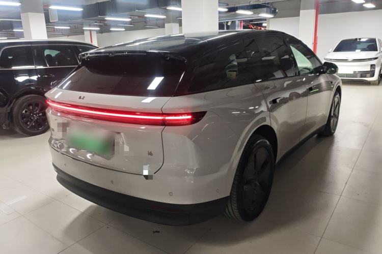 Used Li Auto i6 2025 Model Two-Wheel-Drive Standard Type
