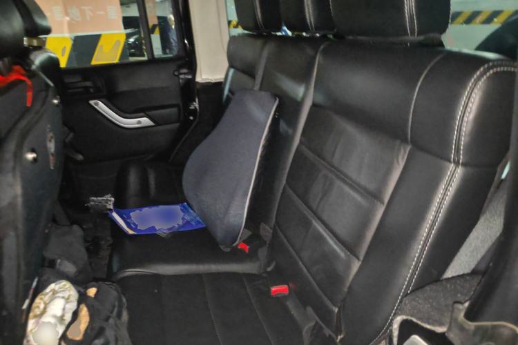 Used Jeep Wrangler 2012 3.6L Sahara Four-Door Edition
