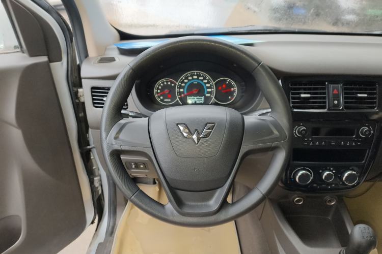 Used Wuling Rongguang V 2016 1.2L Standard Version