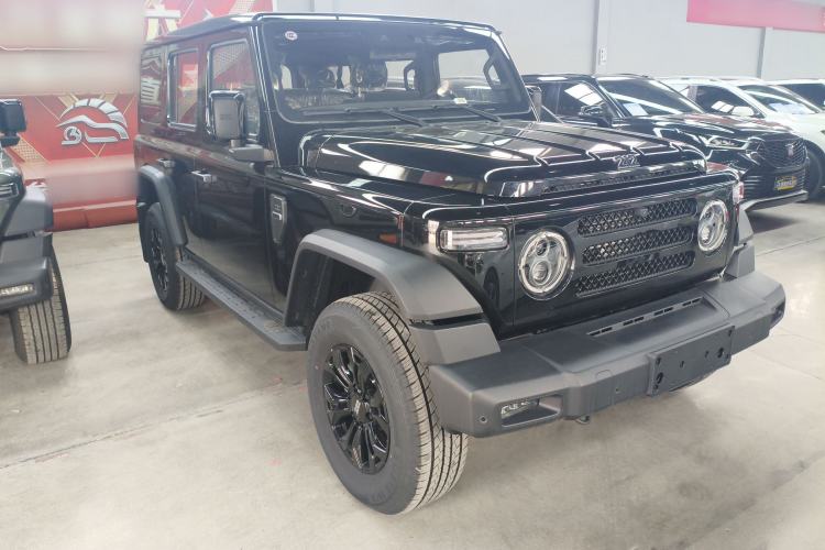 Used 212 T01 2024 2.0T Explorer Exterior 1