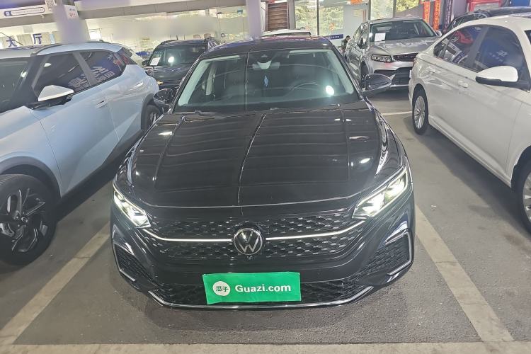 Used Volkswagen Passat 2023 330TSI Starry Luxury Edition
