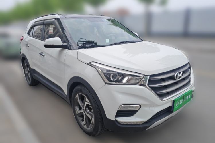 Used Hyundai ix25 2017 1.6L Automatic Smart Version Front Right 45 Deg