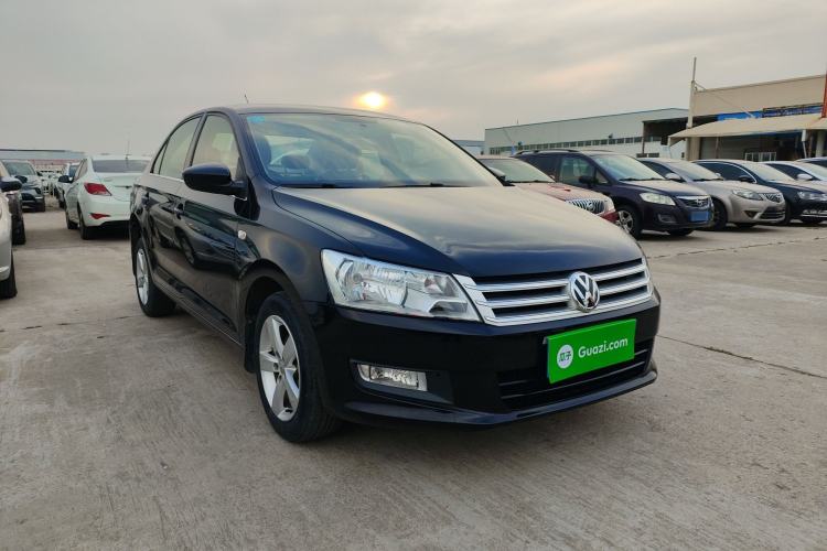 Used Volkswagen Santana 2015 1.6L Manual Comfort Edition Front Right 45 Deg