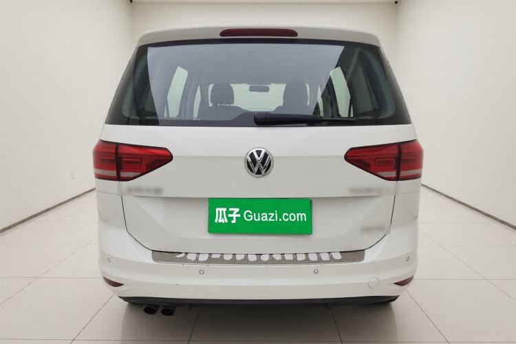 Used Volkswagen Touran 2016 Volkswagen Touran L 280TSI Manual Trend Edition Exterior 4