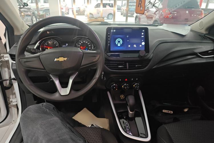 Used Chevrolet Cavalier 2021 325T Automatic Enjoyment Edition Center Console