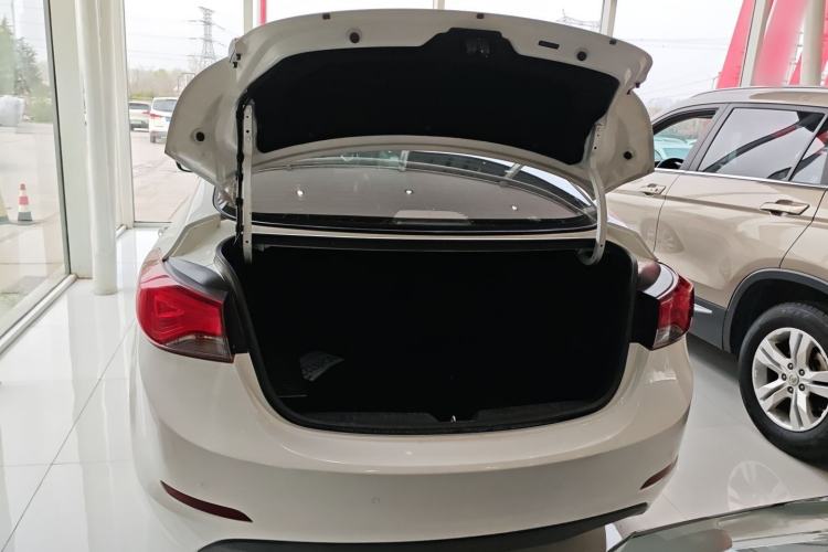 Used Hyundai Elantra (5th Generation / Langdong) 2016 1.6L Automatic Prestige Model Trunk