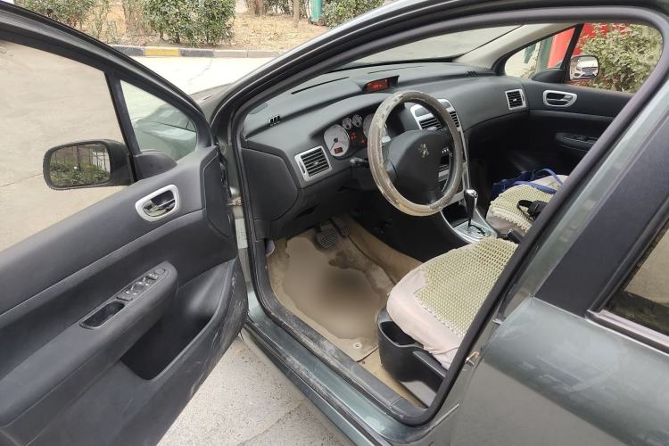 Used Peugeot 307 2010 Hatchback 1.6L Automatic Comfort Edition
