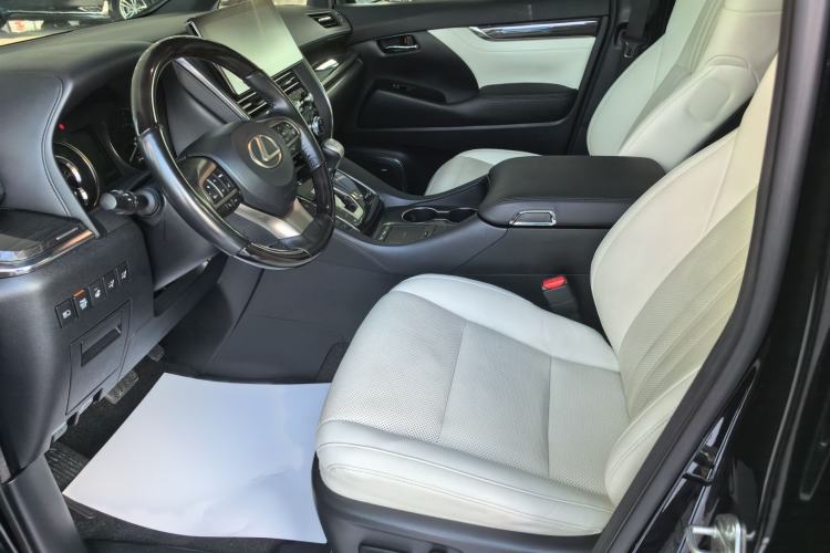 Used Lexus LM 2020 300h Seven-Seat Elegant Edition