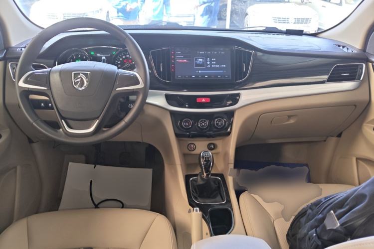 Used Baojun 730 2016 1.5L Manual Comfort Version 7 Seats China V Emission Standard