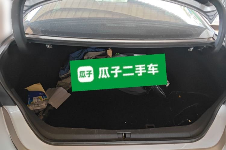 Used Toyota Avalon 2019 Dual-Engine 2.5L Luxury Edition China VI Standard