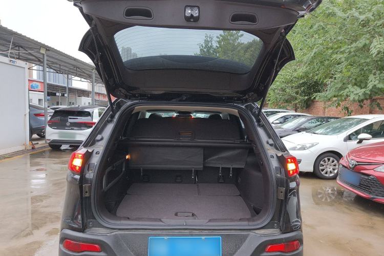 Used Jeep Cherokee 2016 2.0L Superior Edition