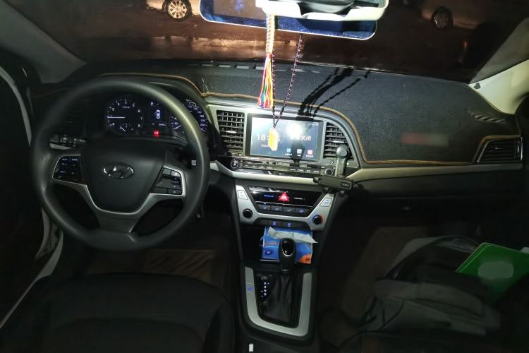 Used Hyundai Elantra (6th Generation / Lingdong) 2016 1.6L Automatic ZhiXuan – Elite Version Center Console