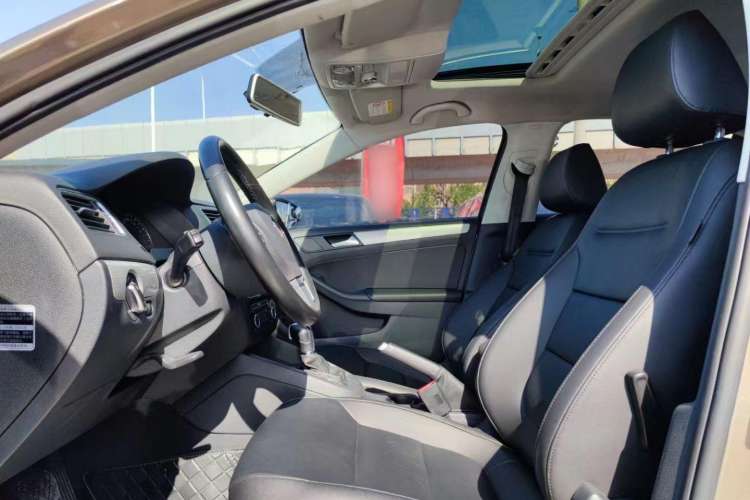 Used Volkswagen Sagitar 2014 Revised Version 1.4TSI Automatic Luxury Edition