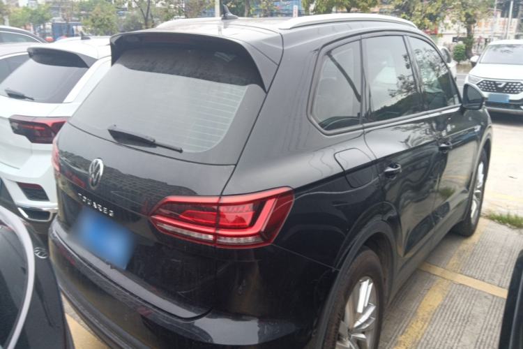 Used Volkswagen Touareg 2021 2.0 TSI Flagship Special Edition Rear Right 45 Deg