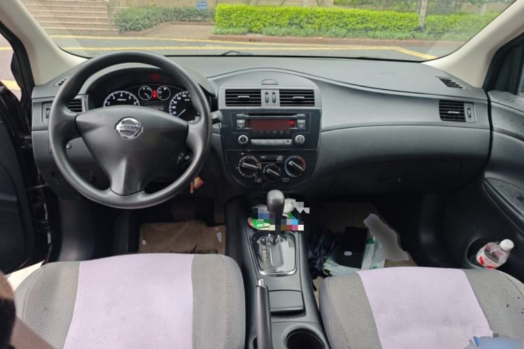 Used Nissan Tiida 2011 1.6L CVT Comfort Model Center Console