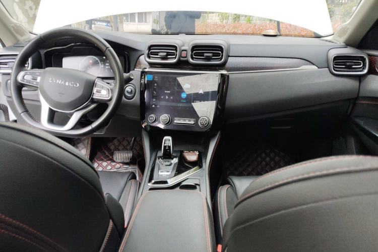 Used Lynk & Co 02 2019 1.5T DCT Two-Wheel Drive Pro Edition China VI Standard Center Console