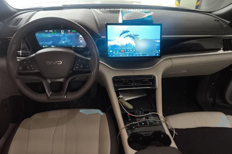 Used BYD Song PLUS New Energy 2025 EV 520km Luxury Version Center Console