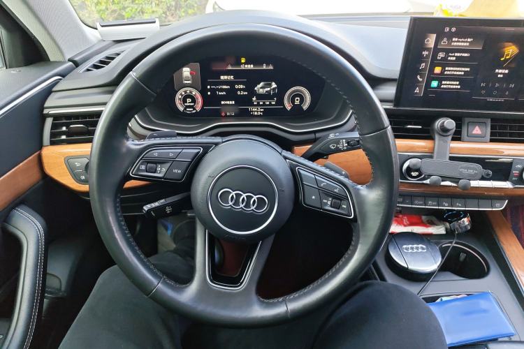 Used Audi A4L 2020 40 TFSI Fashionable and Elegant Model

