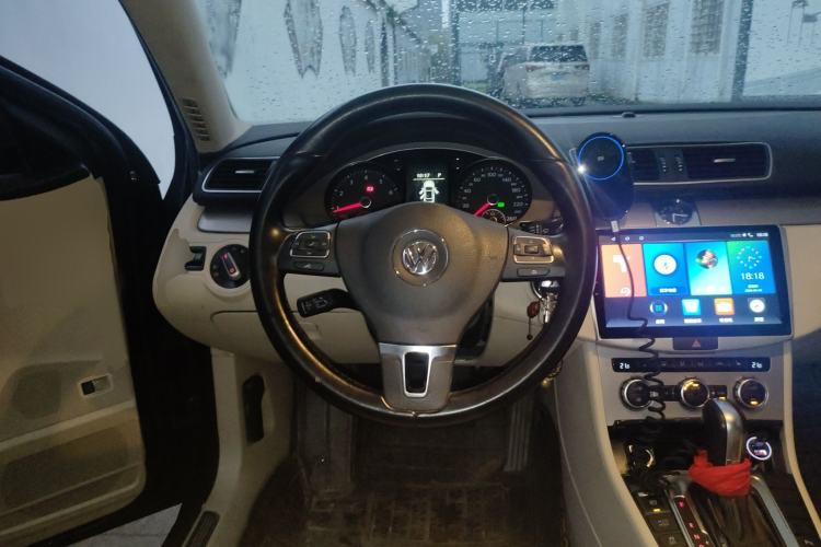 Used Volkswagen Magotan 2013 1.8TSI Luxury Model Steering Wheel