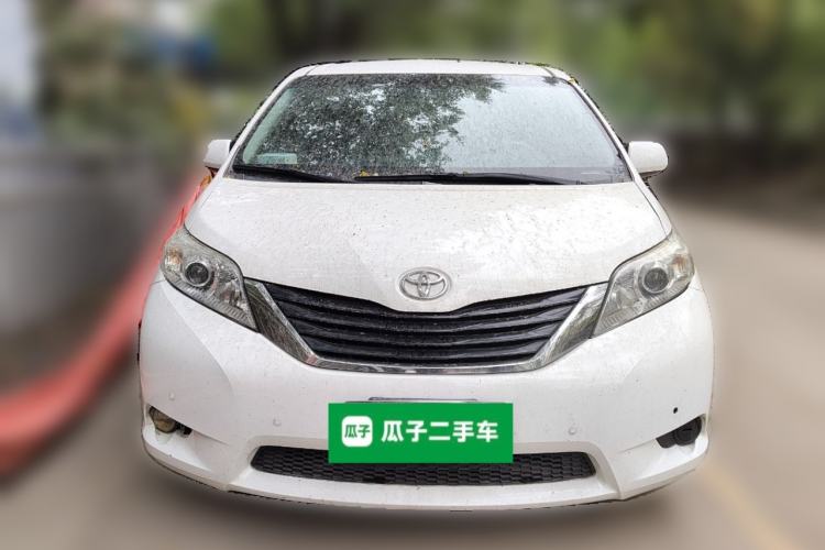 Used Toyota SIENNA 