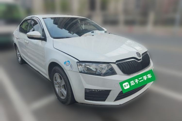 Used Skoda Octavia 2017 Classic Model 1.6L Automatic Standard Edition Front Right 45 Deg