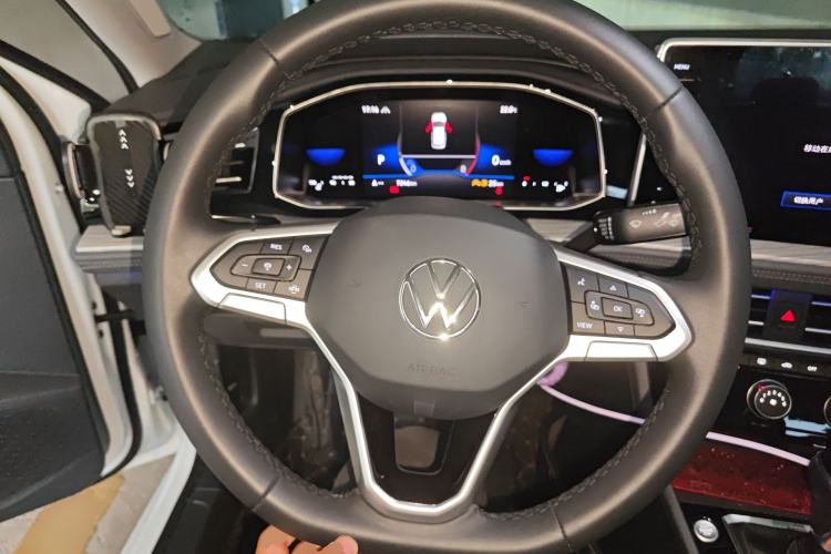 Used Volkswagen Sagitar 2025 300TSI DSG Excellence Edition Steering Wheel