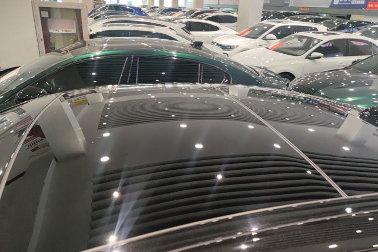 Used Jaguar XFL 2025 Model—2.0T P300, Four-Wheel Drive, 90th Anniversary Collector’s Edition Roof