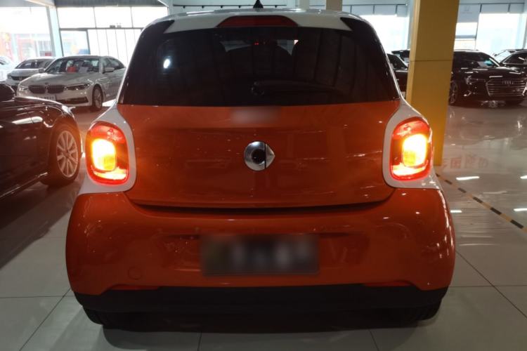 Used smart forfour 2016 1.0L 52 kW Dynamic Edition
