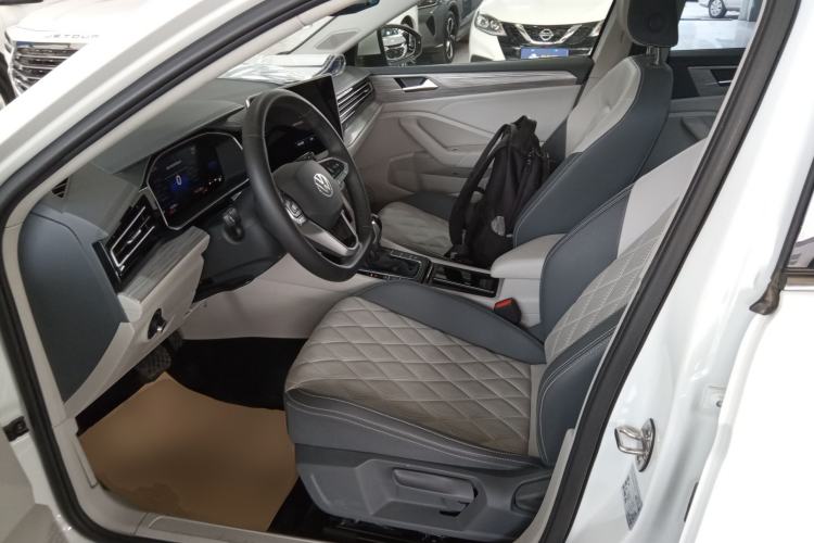 Used Volkswagen Sagitar 2023 300TSI DSG Excellence Edition Left Front Seat