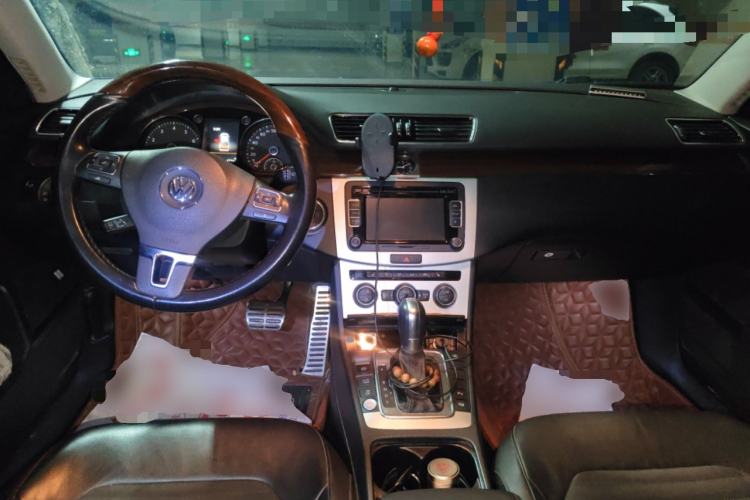 Used Volkswagen Magotan 2015 Revised Version 2.0 TSI Prestige Edition Center Console