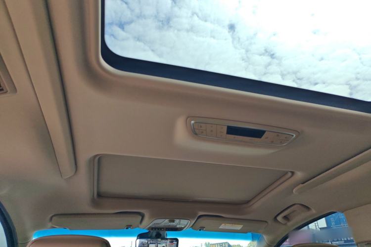 Used Buick GL8 2021 ES Landtrek 653T Luxury Model Headliner