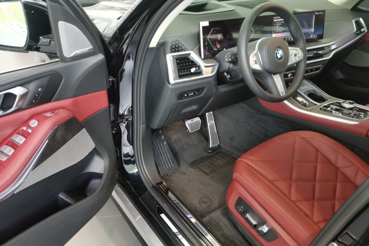 Used BMW X5 2023 xDrive 30Li Luxury M Sport Package Driver Seat