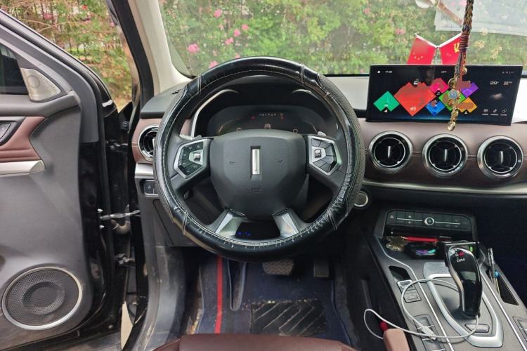 Used Wey VV6 2021 2.0T Two-Wheel Drive Smart Protection+
