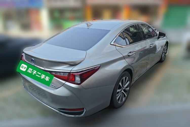 Used Lexus ES 2020 300h Premier Edition
