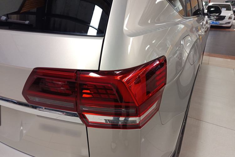 Used Volkswagen Teramont 2020 380TSI Four-Wheel Drive Luxury Version China VI Standard Right Rear Taillight