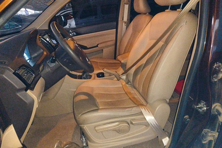 Used Baojun 730 2014 1.5L manual Comfort ESP version 7 seats Left Front Seat