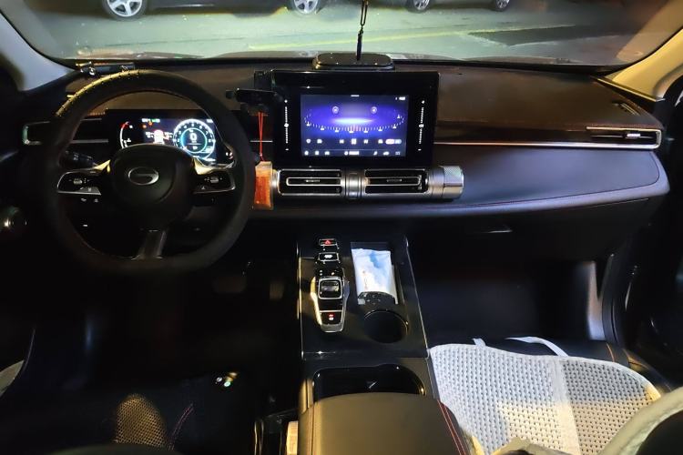 Used GAC Trumpchi EMKOO 2022 1.5T Supernova Edition Center Console