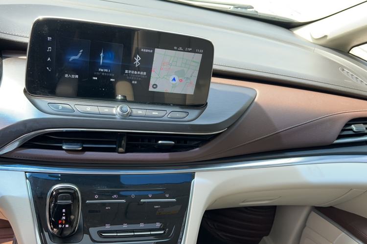 Used Buick GL8 2021 Land Cruiser Executive Class 652T Luxury Model Audio And AC Panel