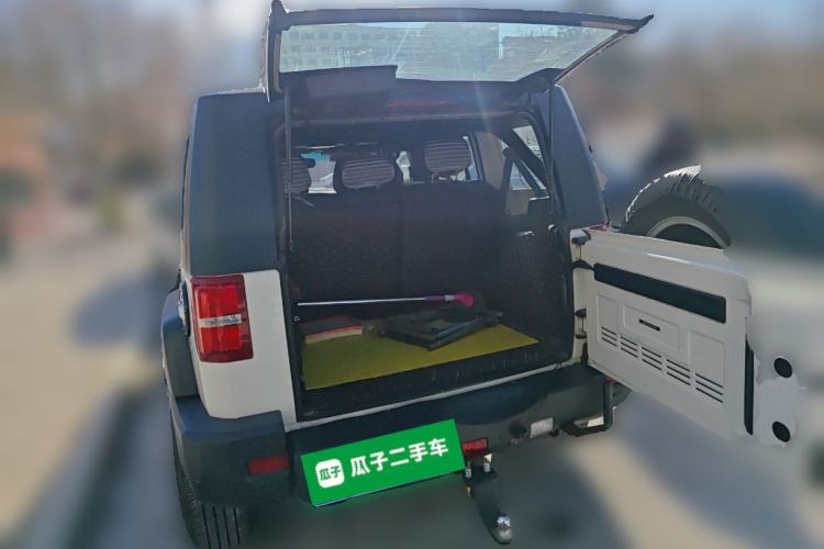 Used BAIC Off-Road BJ40 2016 40L 2.3T Automatic All-Wheel Drive Premium Edition Trunk