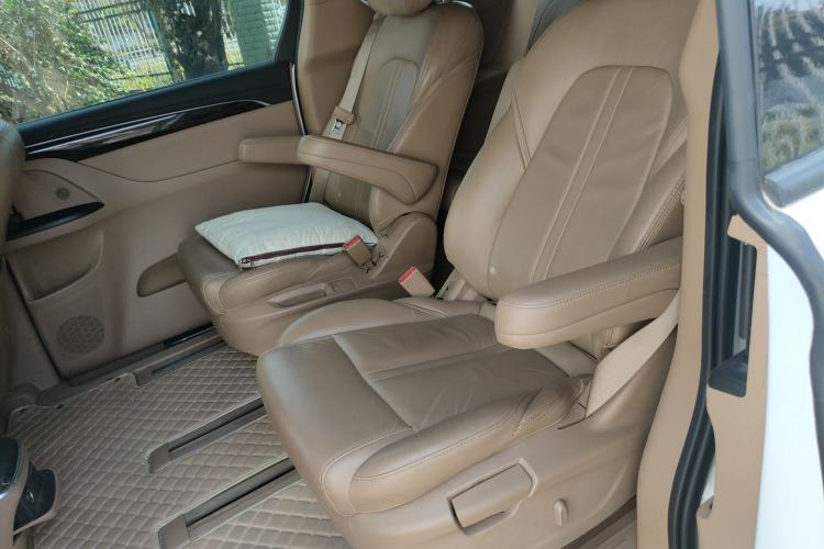 Used Buick GL8 2017 ES 28T Premium Version China V Standard