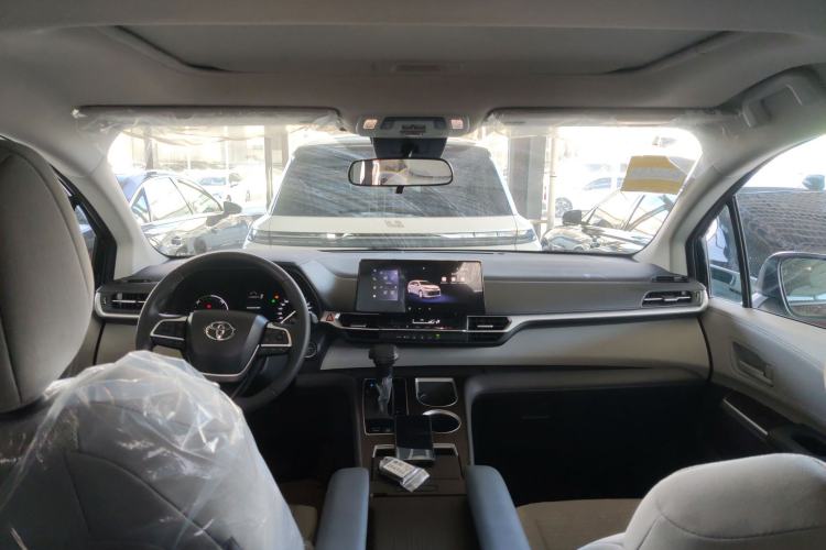 Used Toyota Sienna 2026 Model 2.5L Dual-Engine Two-Wheel-Drive Comfort Edition