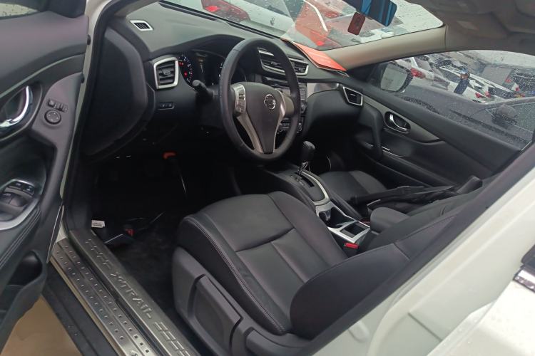 Used Nissan X-Trail 2015 2.0L CVT Comfort MAX Edition 2WD
