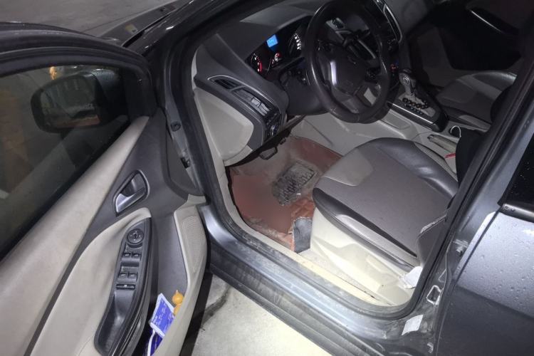 Used Ford Focus 2012 Sedan 1.6L Automatic Fashion Edition