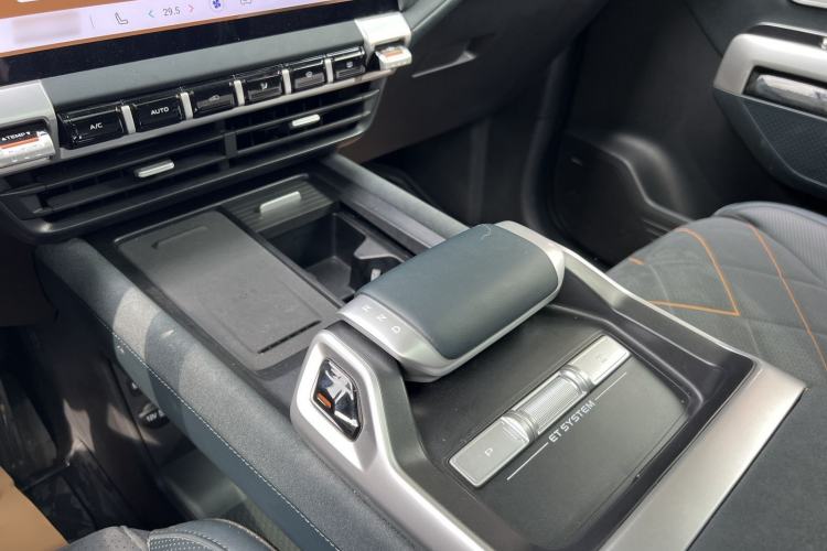 Used Deepal G318 2025 Worry-Free Adventure Edition Four-Wheel Drive Secret Realm Version Interior 6