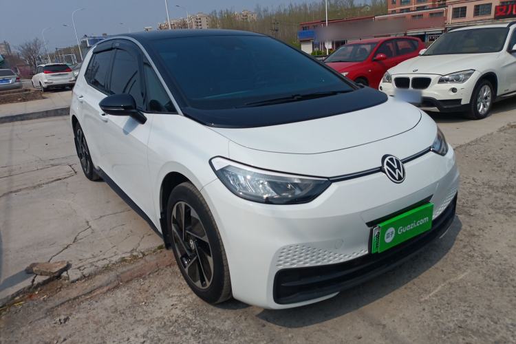 Used Volkswagen ID.3 2024 Outstanding Edition Front Right 45 Deg
