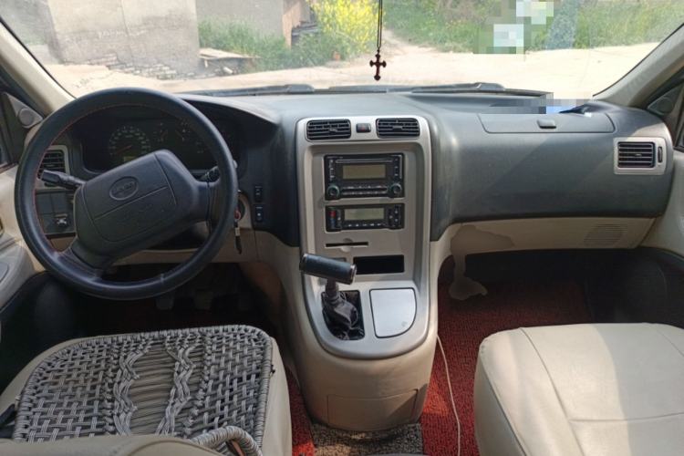 Used Jinbei Grace 2015 2.0L Classic Edition Standard Model Short Wheelbase 7 Seats Center Console